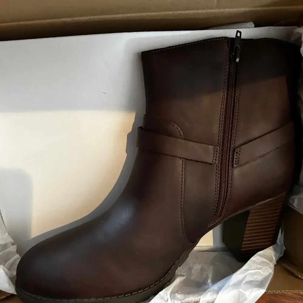 Clarks Verona Rock Ankle Leather Boots 11 NWT Brown Heeled Western Buckle